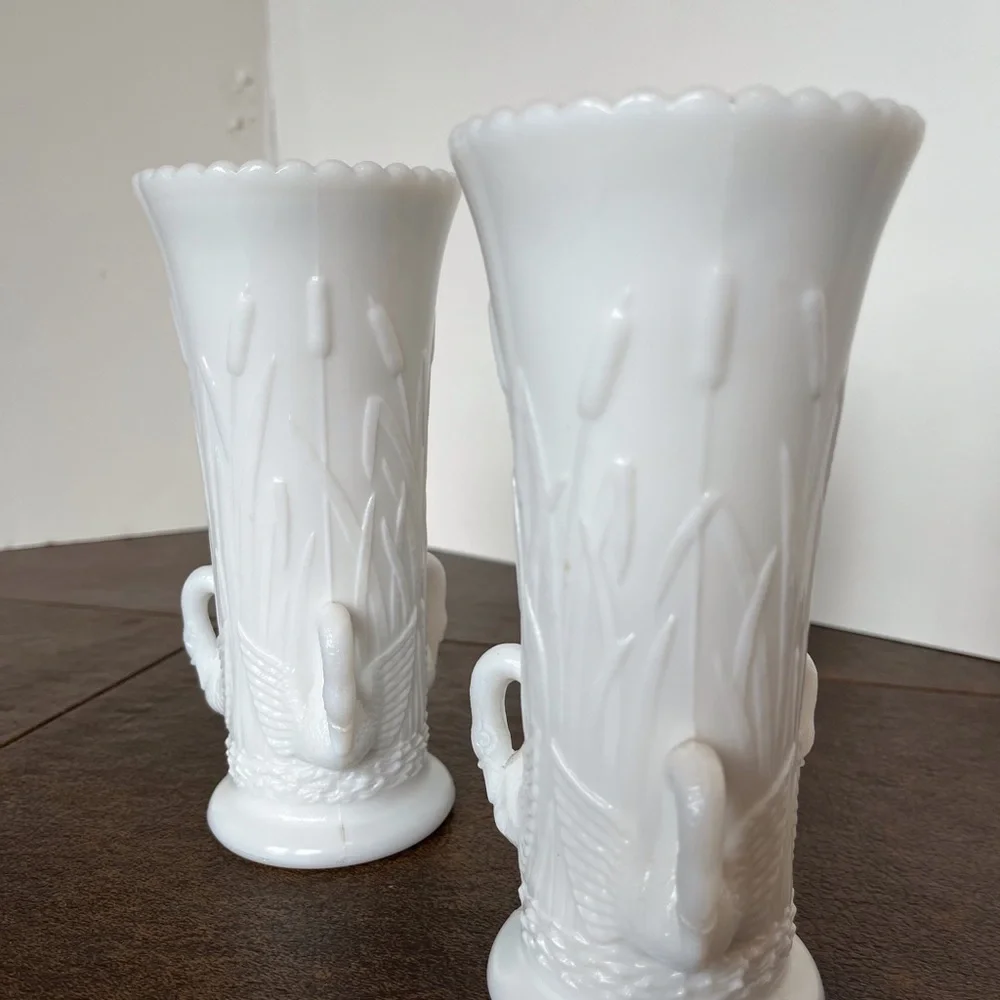 Vintage Westmoreland Vase White Milk Glass with Swans and Cattails